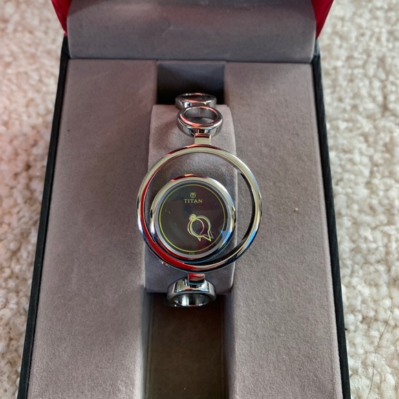 Titan wrist watch - Picture 1 of 2